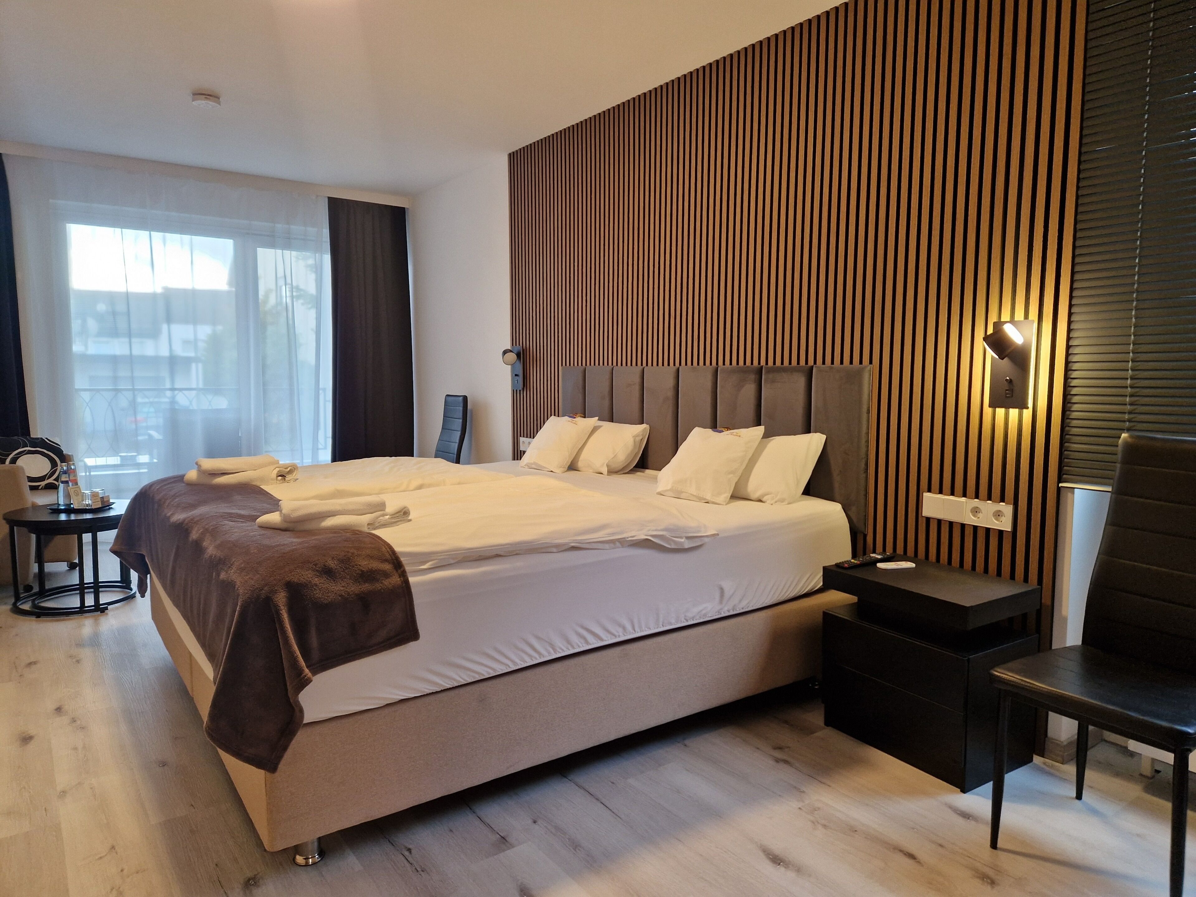 Habitación empresarial doble | Minibar, escritorio, cortinas blackout y insonorización 