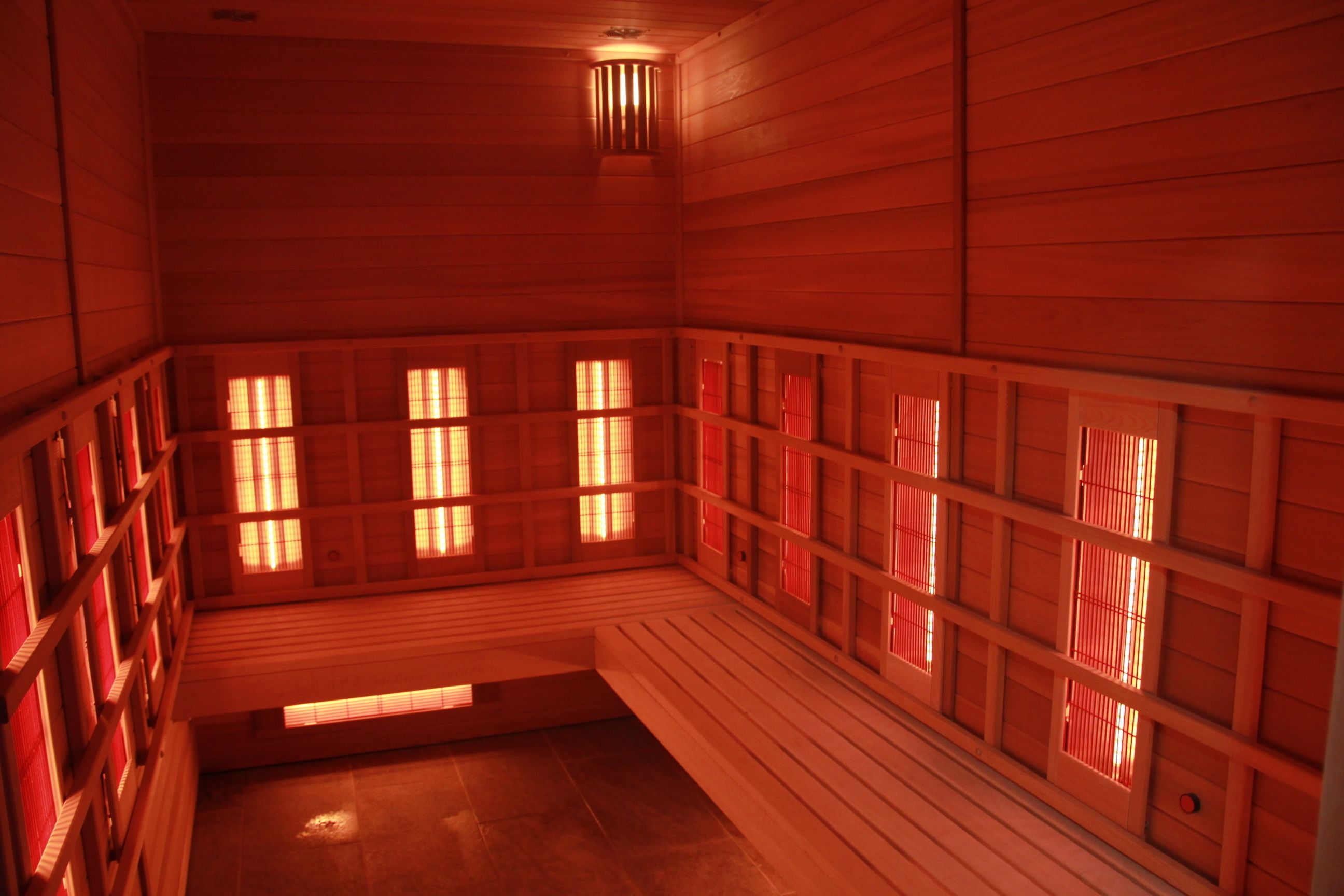 sauna, hot tub, body treatments, facials, 1 treatment room, massages