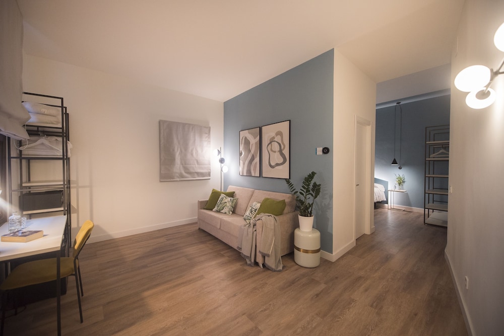 Hostal Apuntadores 8 by null