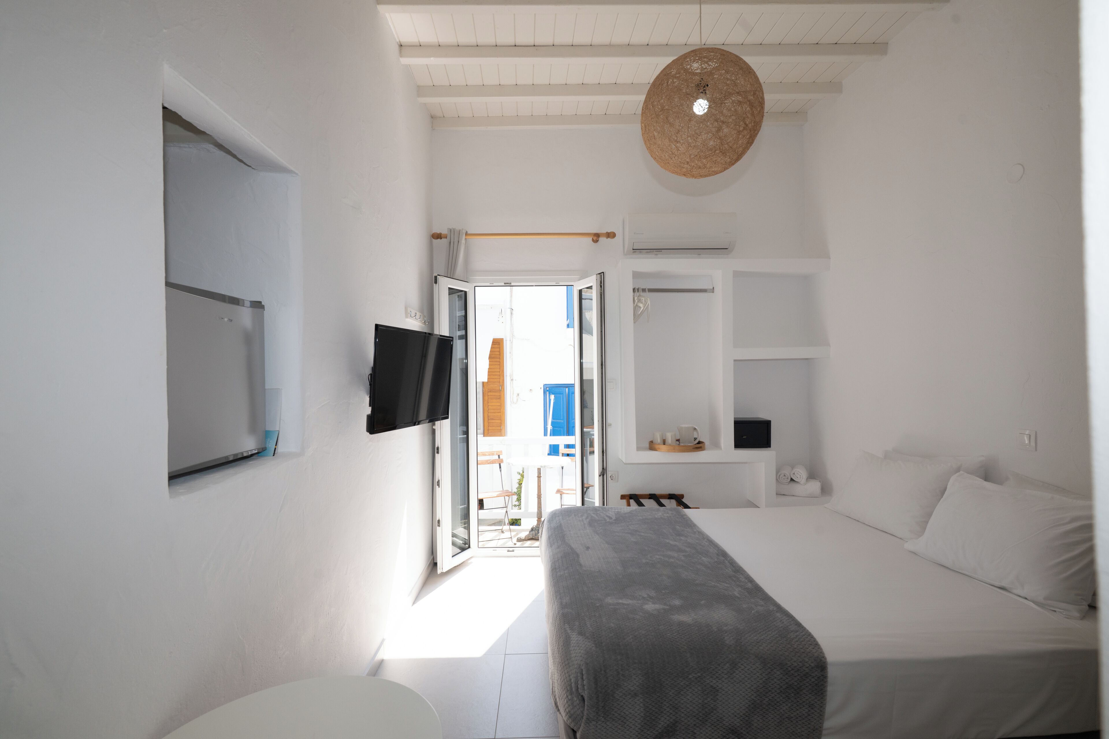 开间 | 高档床上用品、客房内保险箱、遮光窗帘、免费 WiFi