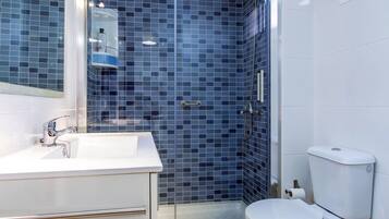 Departamento superior | Baño | Secadora de cabello y toallas