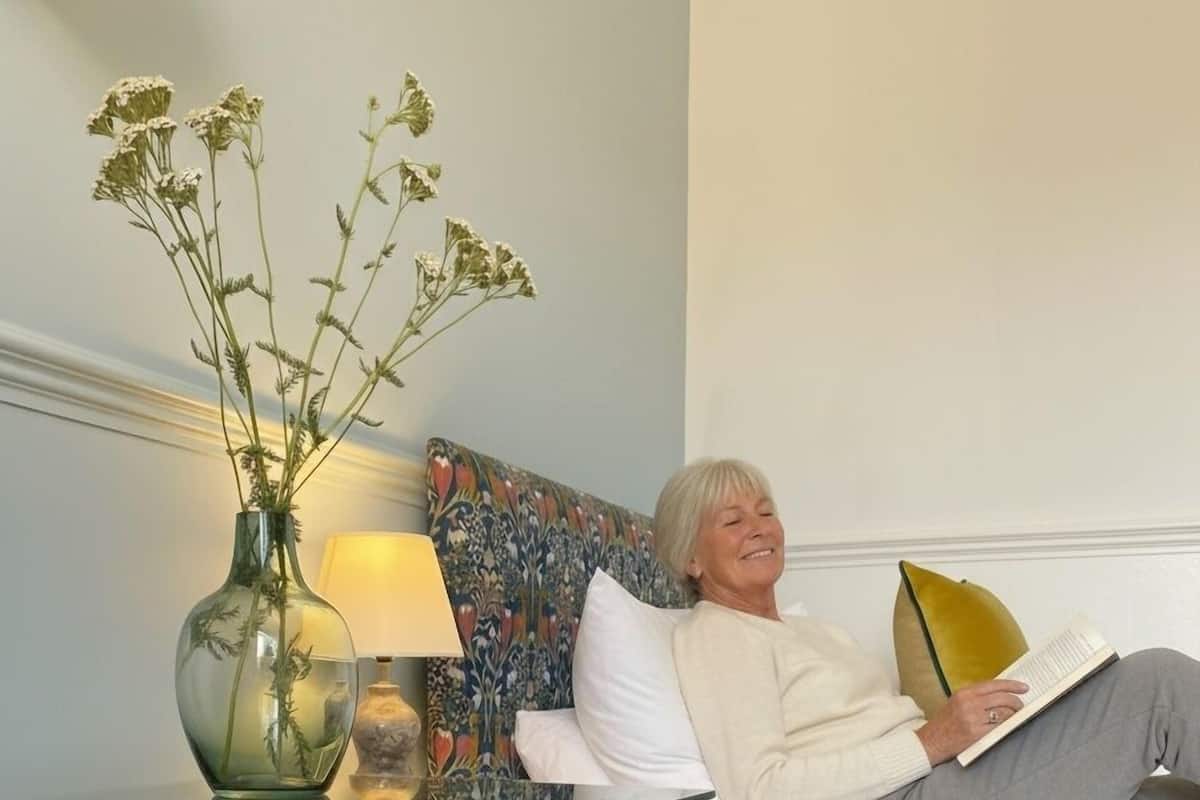 Quarto solteiro | Escrivaninha, espaço de trabalho para notebook