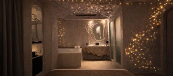 Dragonfly - The Art Hotel