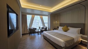 Premium King Room with Smart Tv | 1 bedroom, Egyptian cotton sheets, premium bedding, pillow-top beds - Dragonfly - The Art Hotel (Mumbai)