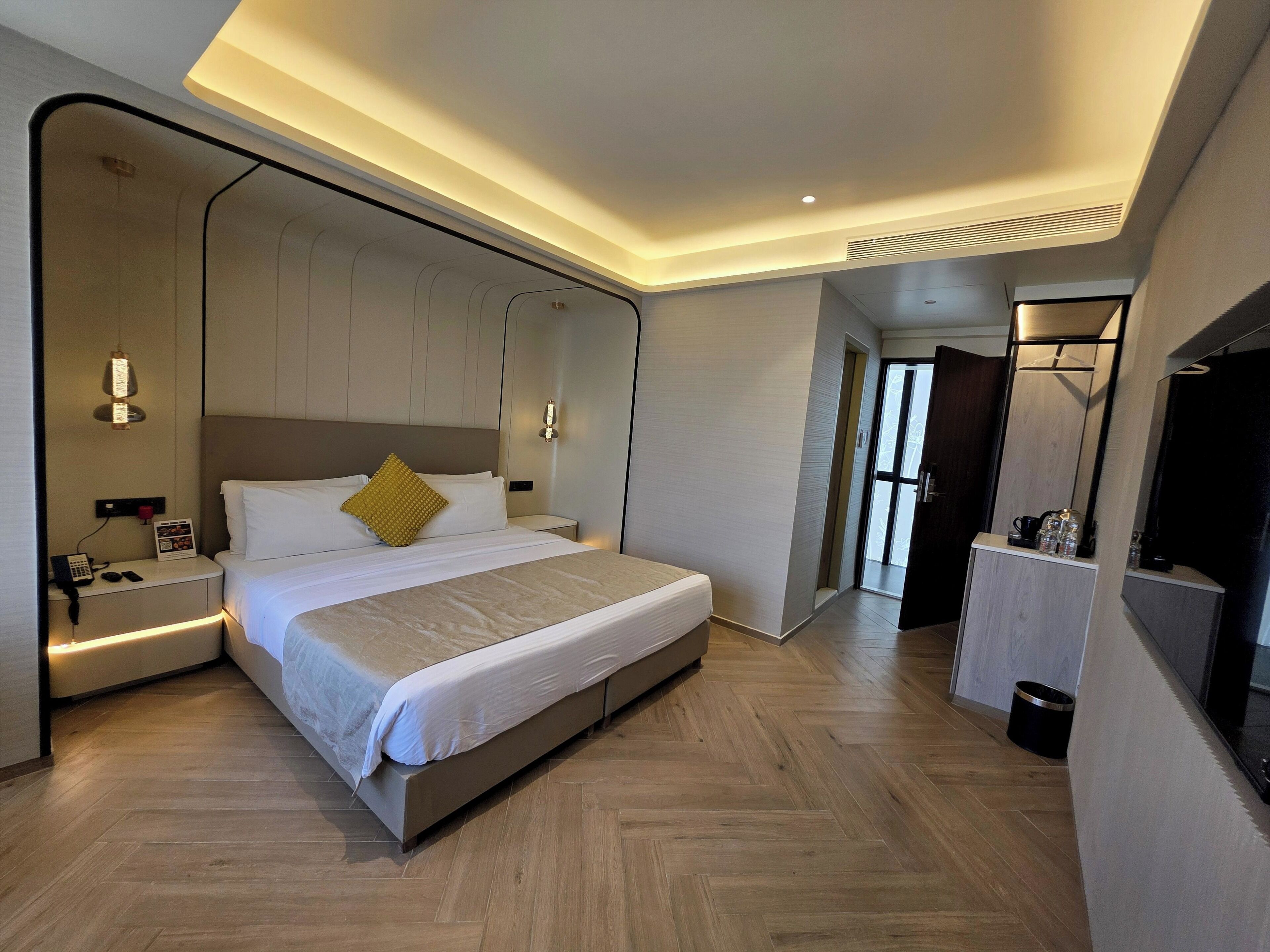 Premium King Room with Smart Tv
