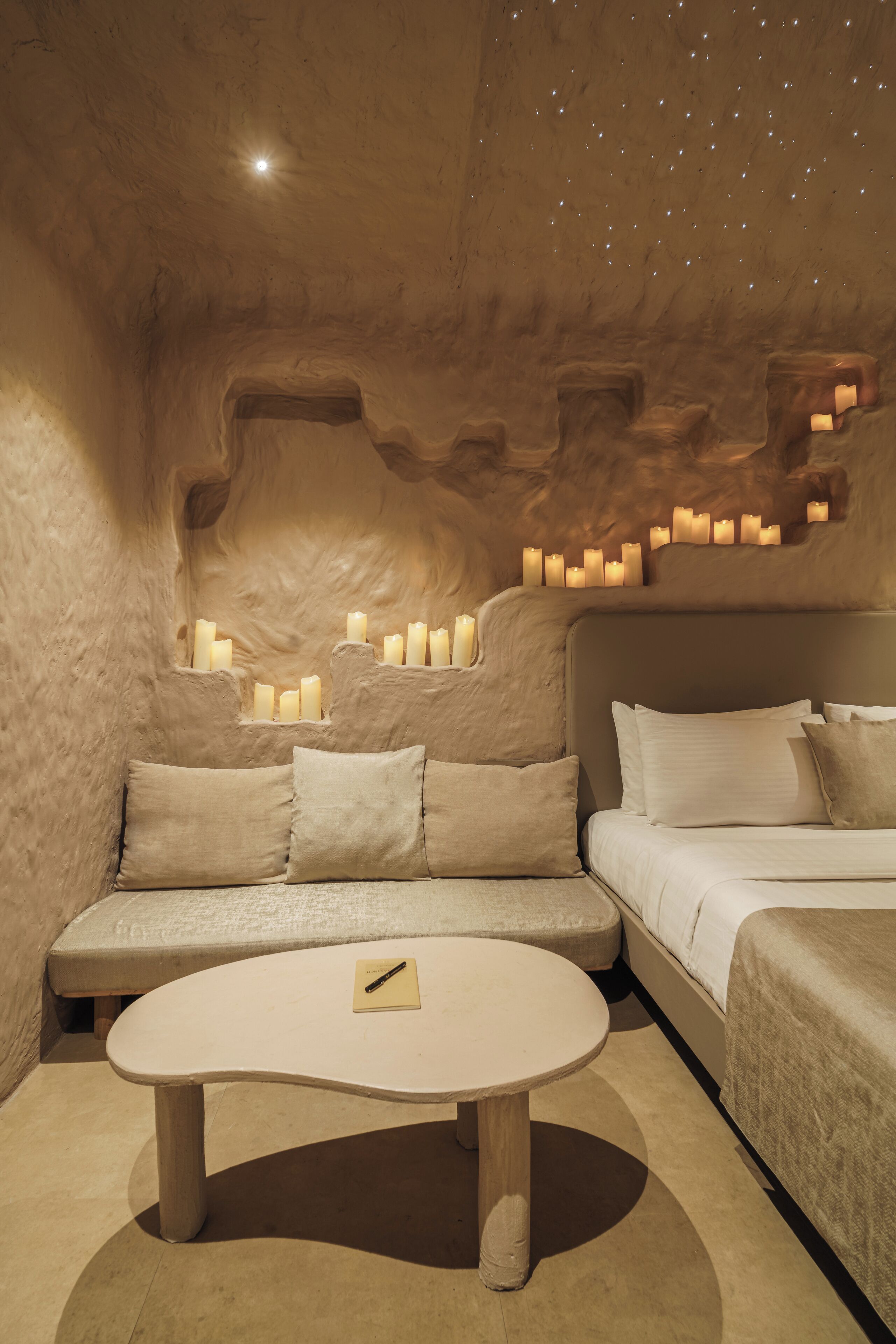 Photo - Dragonfly Hotel - The Art Hotel