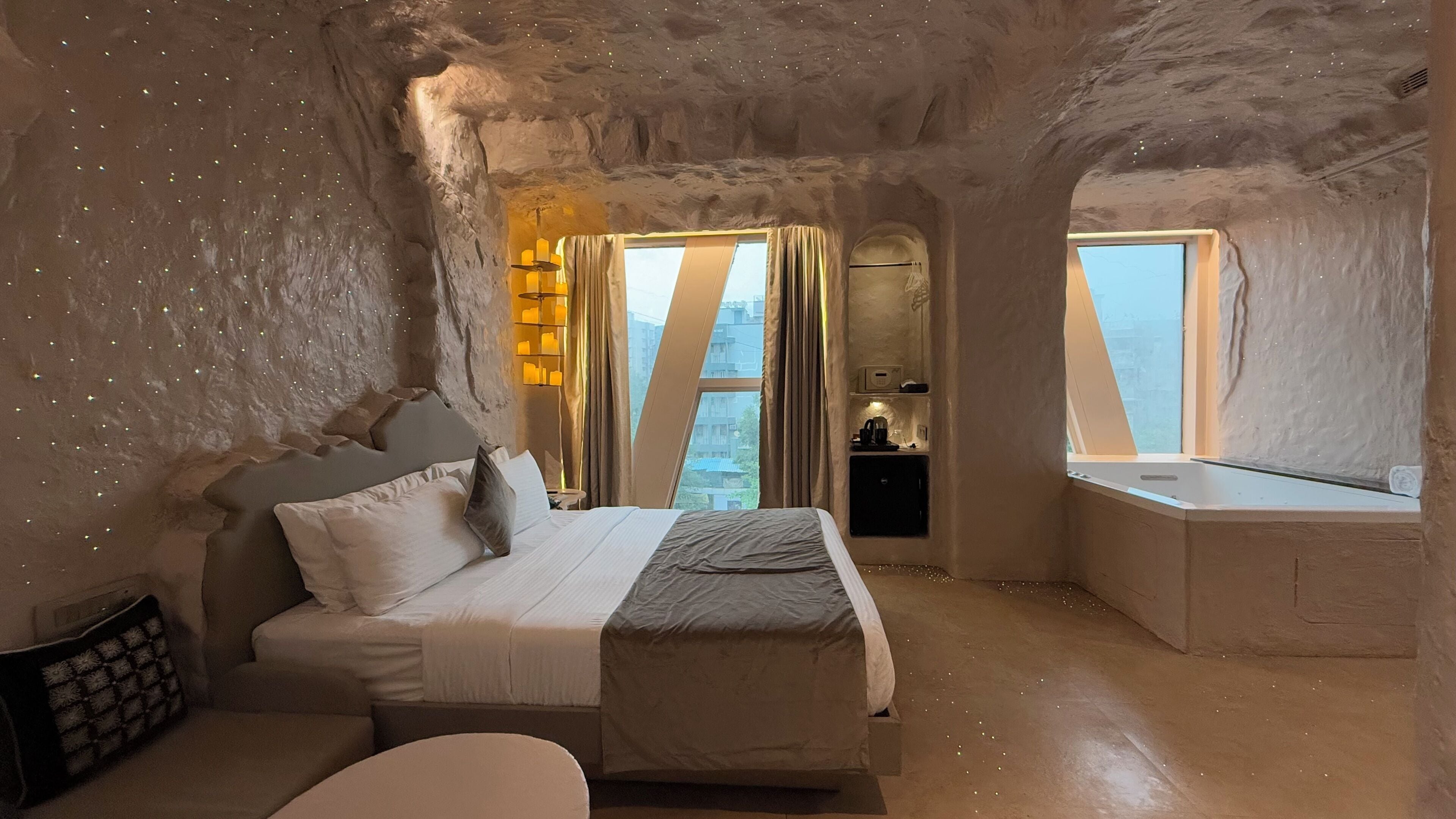 Photo - Dragonfly Hotel - The Art Hotel