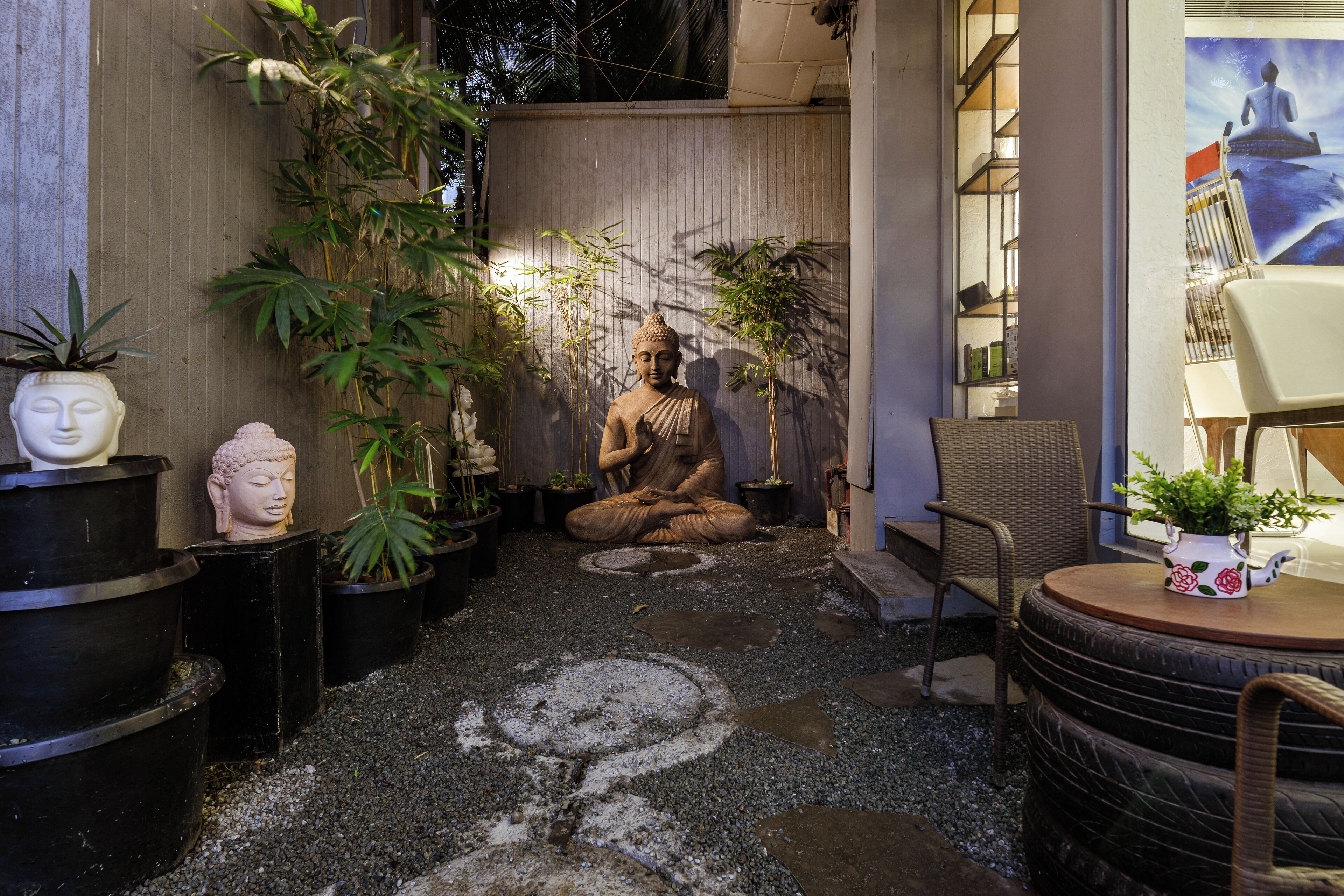 Photo - Dragonfly Hotel - The Art Hotel