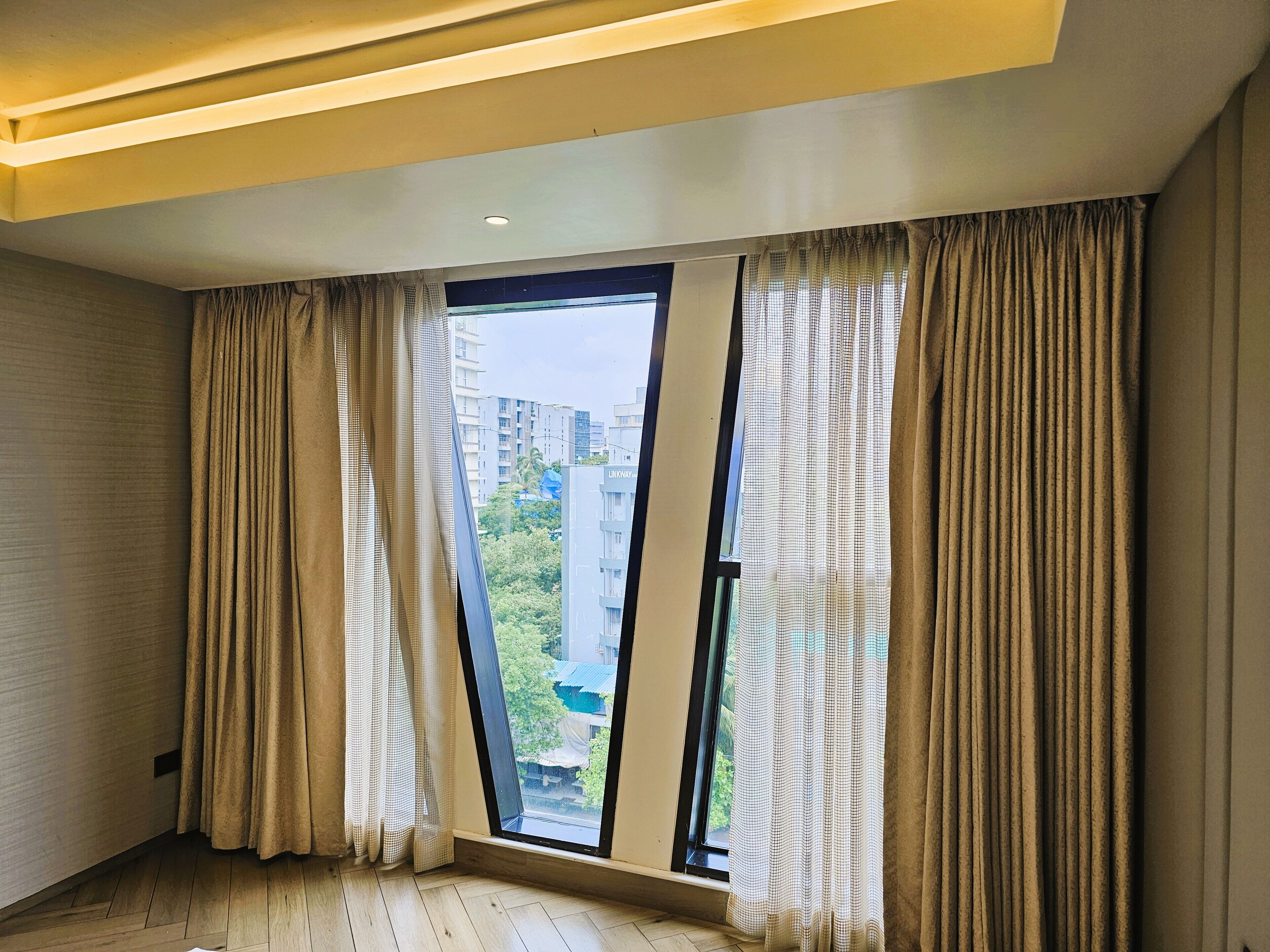 Photo - Dragonfly Hotel - The Art Hotel