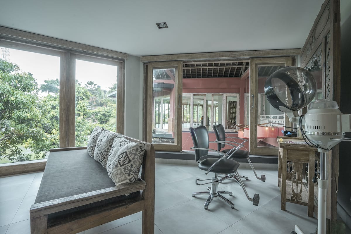 aromatherapy, body scrubs, facials, manicures and pedicures