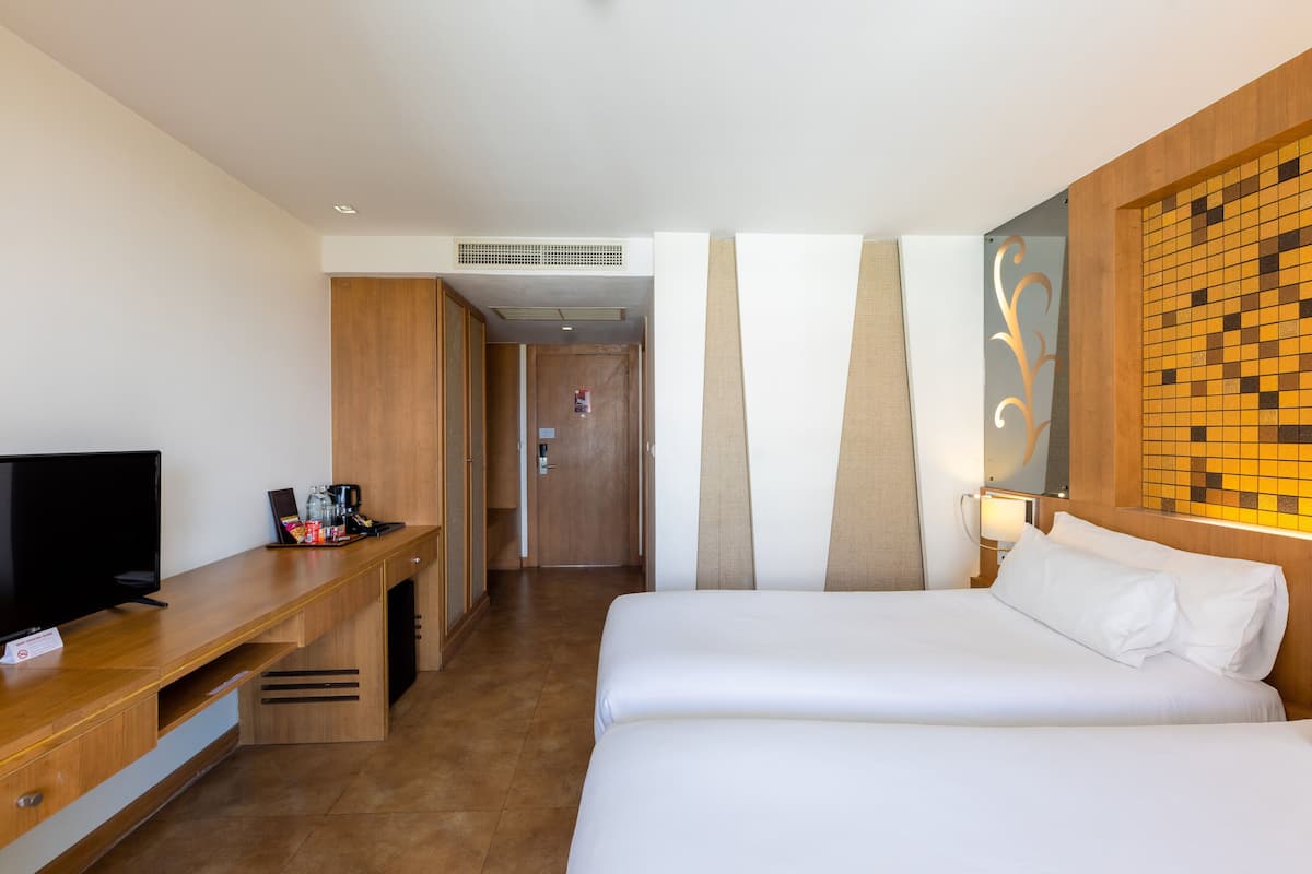 Deluxe Twin Room, Pool View