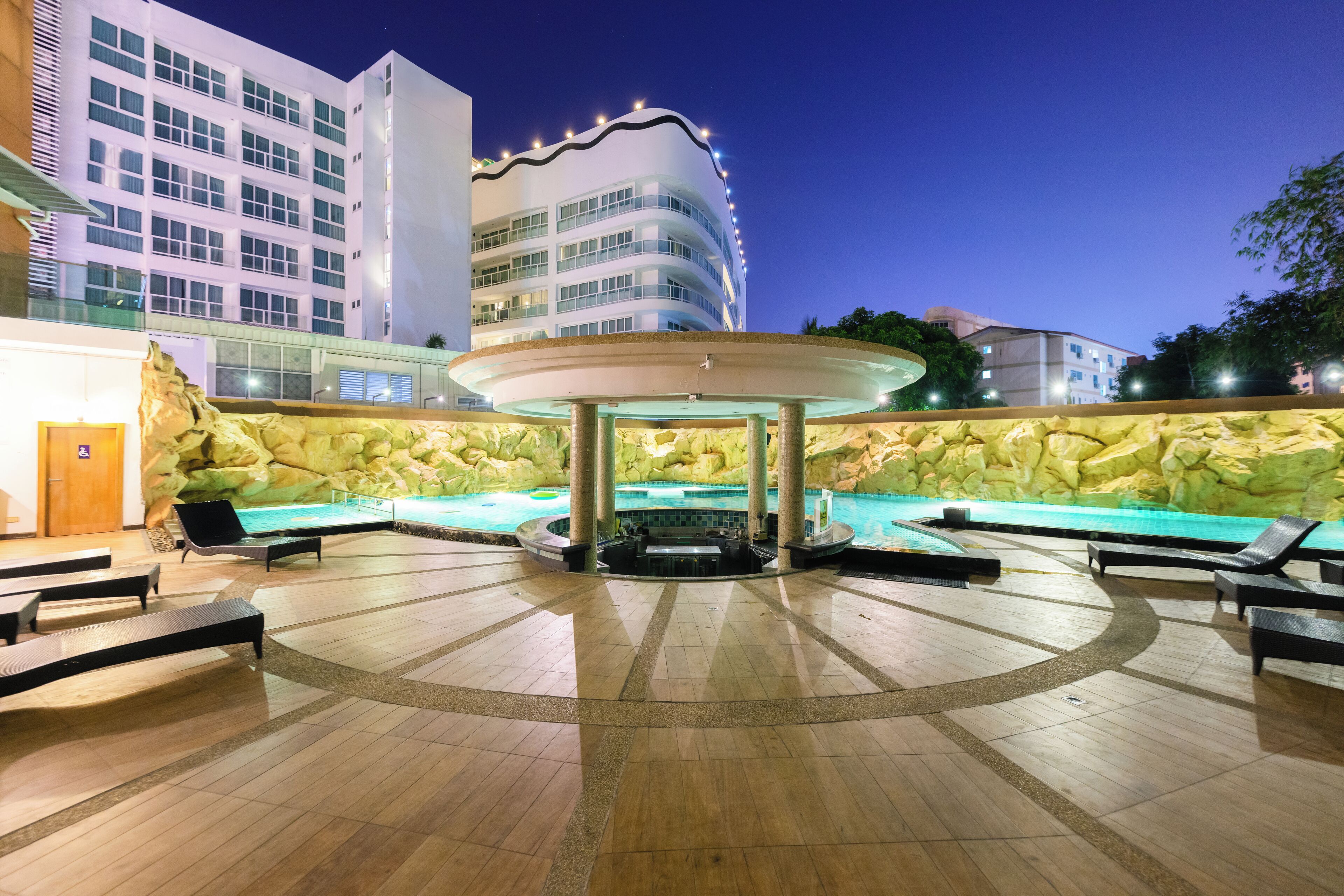 Photo - Centara Nova Hotel Pattaya