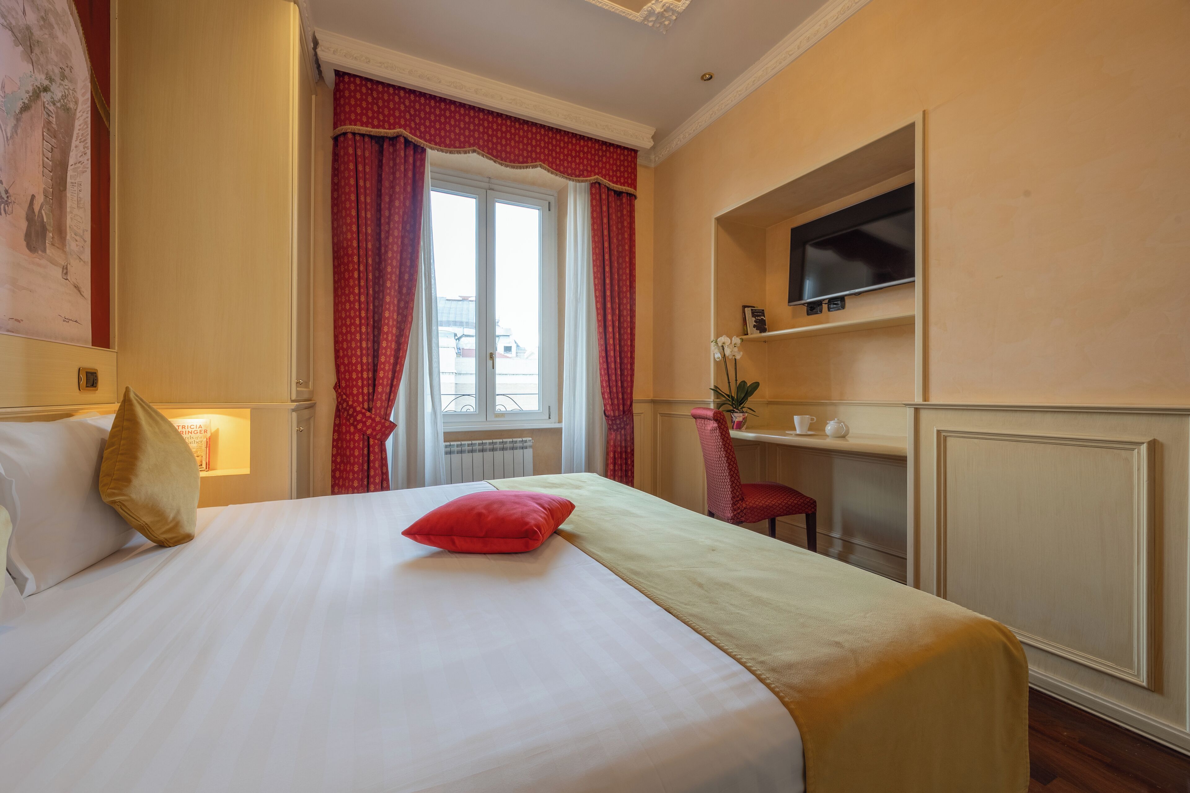 deluxe room, 1 double or 2 single beds, non smoking | premium bedding, down duvets, in-room safe, individually decorated