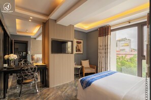Executive Double Room | ๋ฏธ๋๋ฐ, ๊ฐ์ค ๋ด ๊ธ๊ณ , ์ฑ
์, ๋ฐฉ์ ์ค๋น