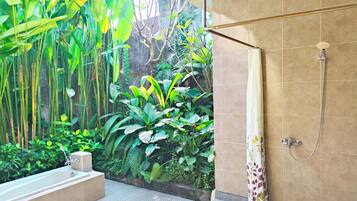 Premium Villa, 1 Bedroom, Private Pool, Poolside | Bathroom