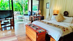 Select Comfort beds, minibar, in-room safe, individually decorated - Villa Nirvana (Ubud)