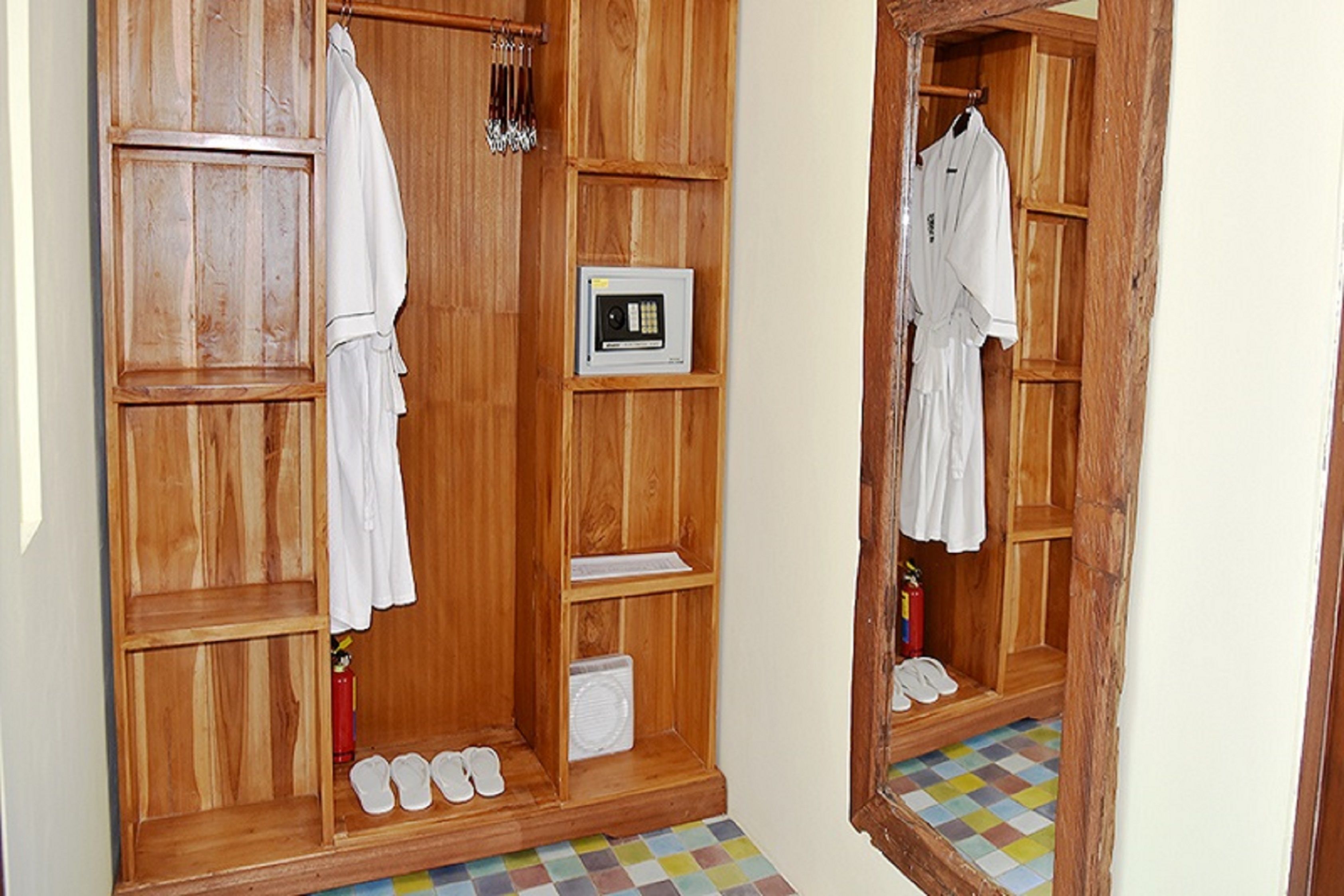 4 bedrooms, select comfort beds, minibar, in-room safe