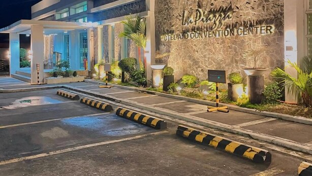 Exterior - La Piazza Hotel & Convention Center (Legazpi)