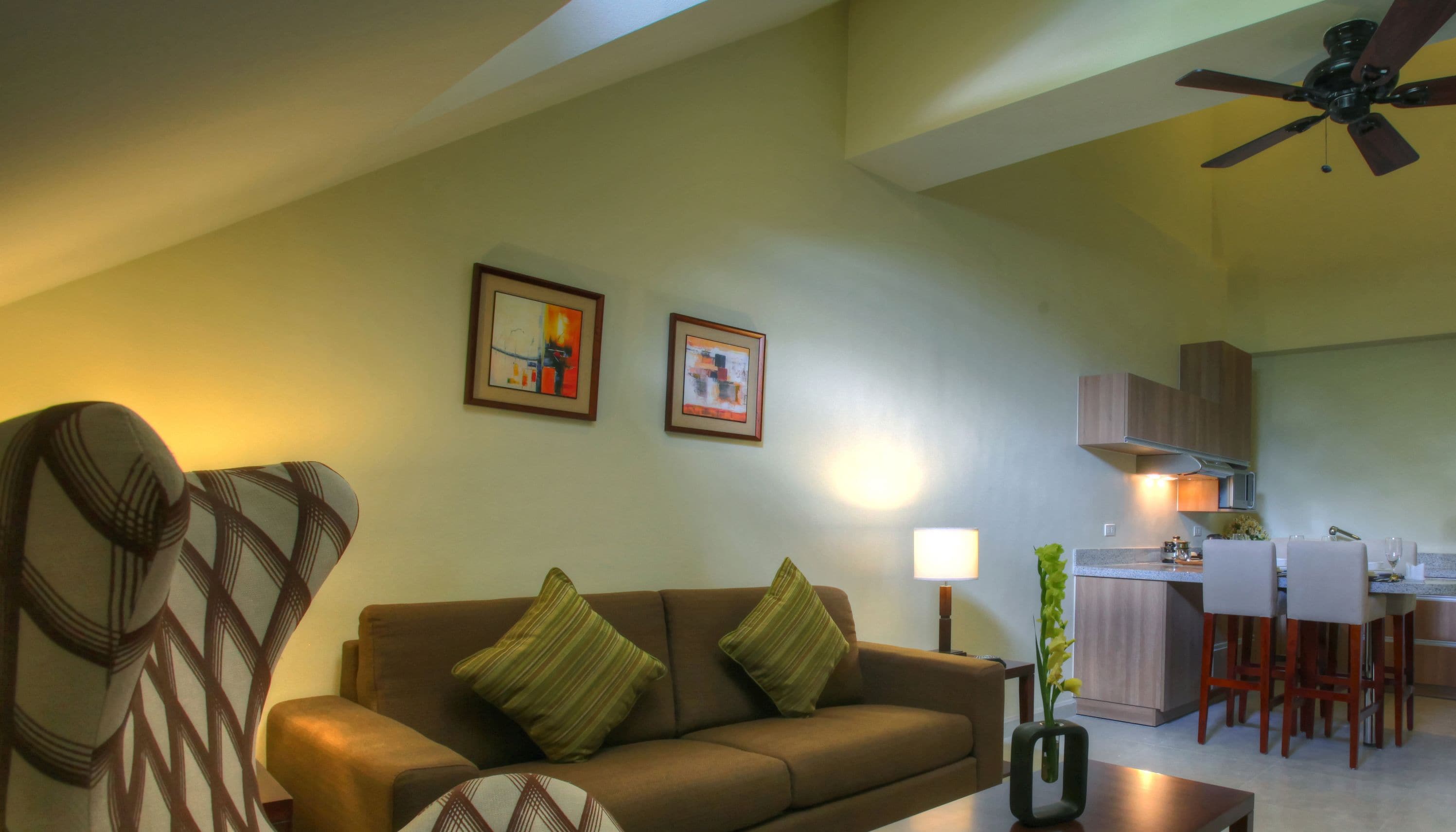 Loft, 1 slaapkamer | Woonkamer | Lcd-televisie en een dvd-speler