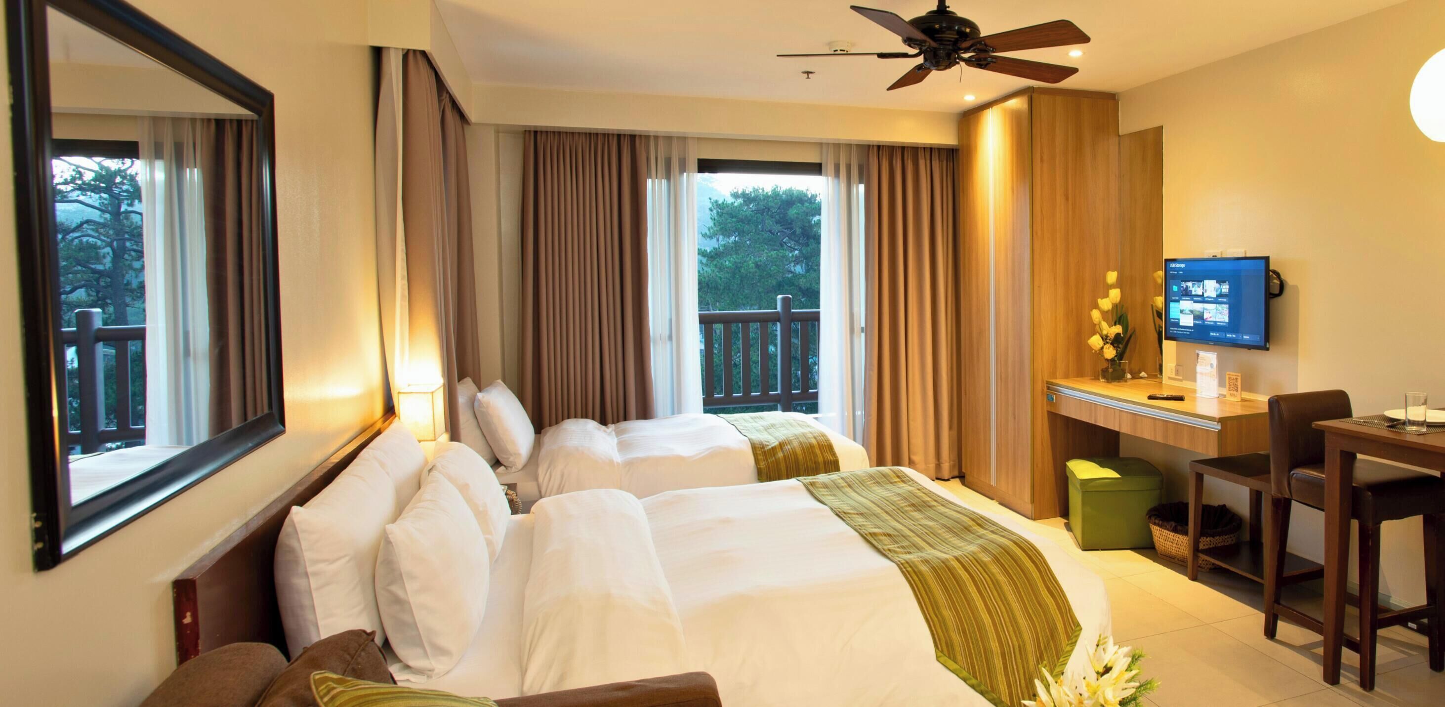 Premier Suite | Minibar, in-room safe, desk, free WiFi