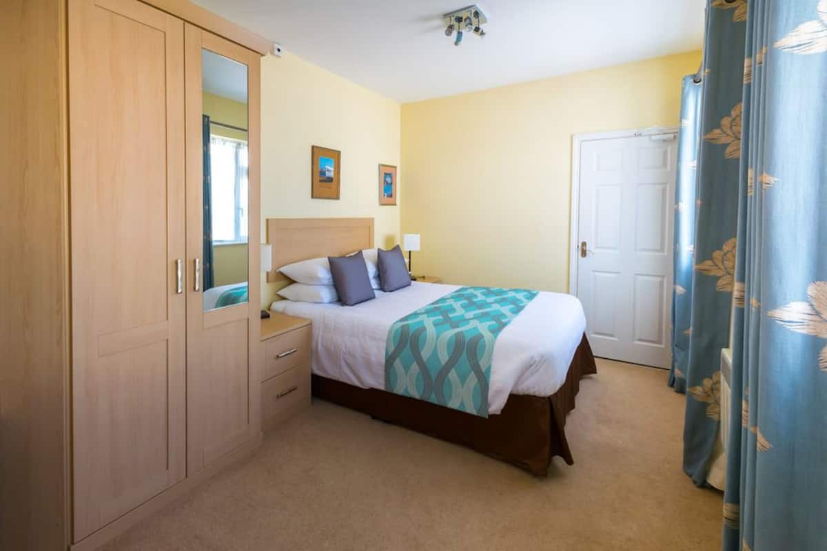1 dormitorio, decoración individual, mobiliario individual