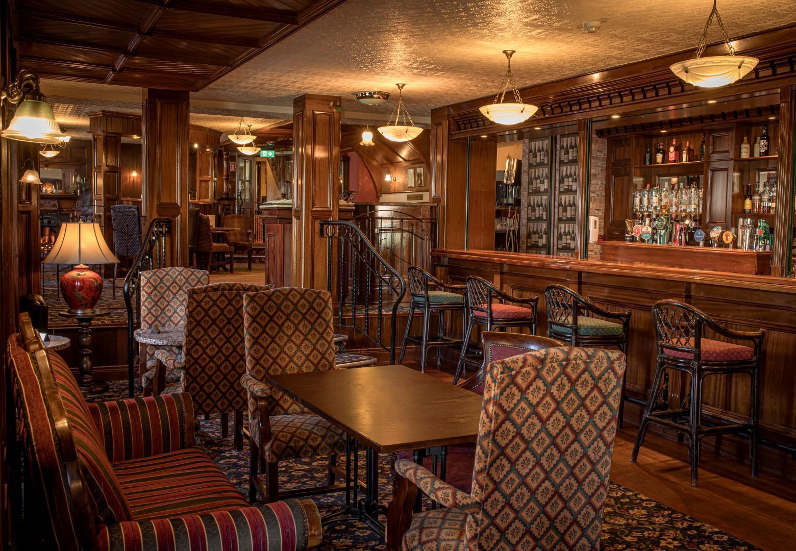 Al fresco dining, open daily