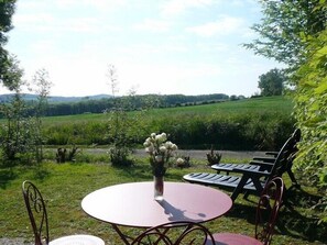 Room Roulotte Trailer | Outdoor dining