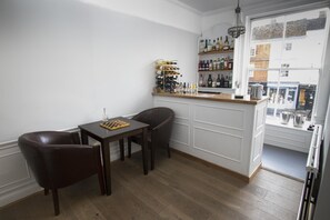 Bar (on property) - Cathedral Gate Hotel (Canterbury)
