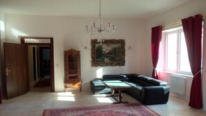 Lobby sitting area - Villa Wellspacher (Semmering)