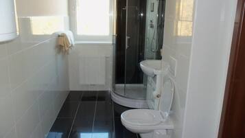 Family Apartment, Mountain View | Bathroom