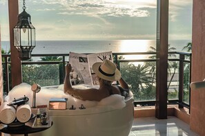 Celestial Suite Balcony Jacuzzi | Minibar, in-room safe, rollaway beds, free WiFi