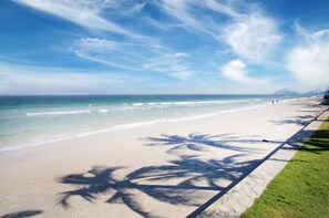 On the beach, white sand, beach umbrellas, beach towels - Marrakesh Hua Hin Resort & Spa (Hua Hin)
