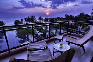 Oceanfront Suite In-Bedroom | Terraza o patio