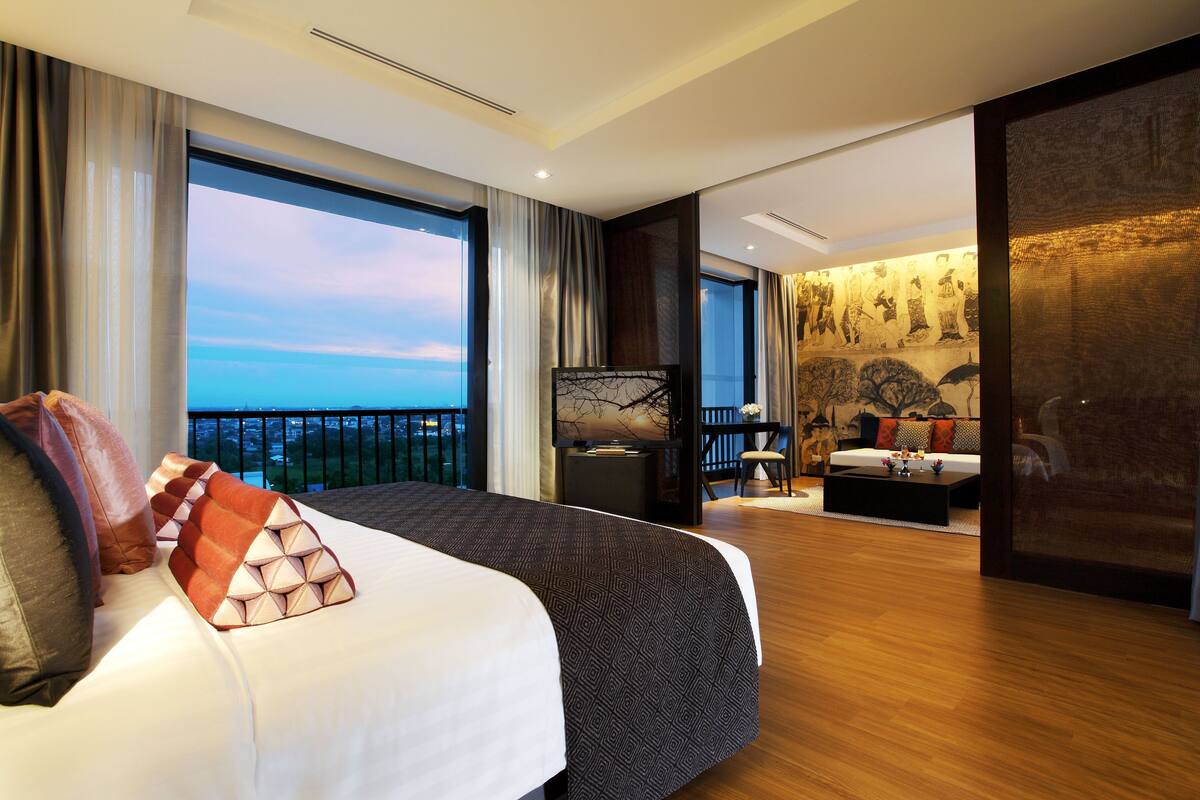 avani executive suite | 1 bedroom, in-room safe, desk, blackout curtains