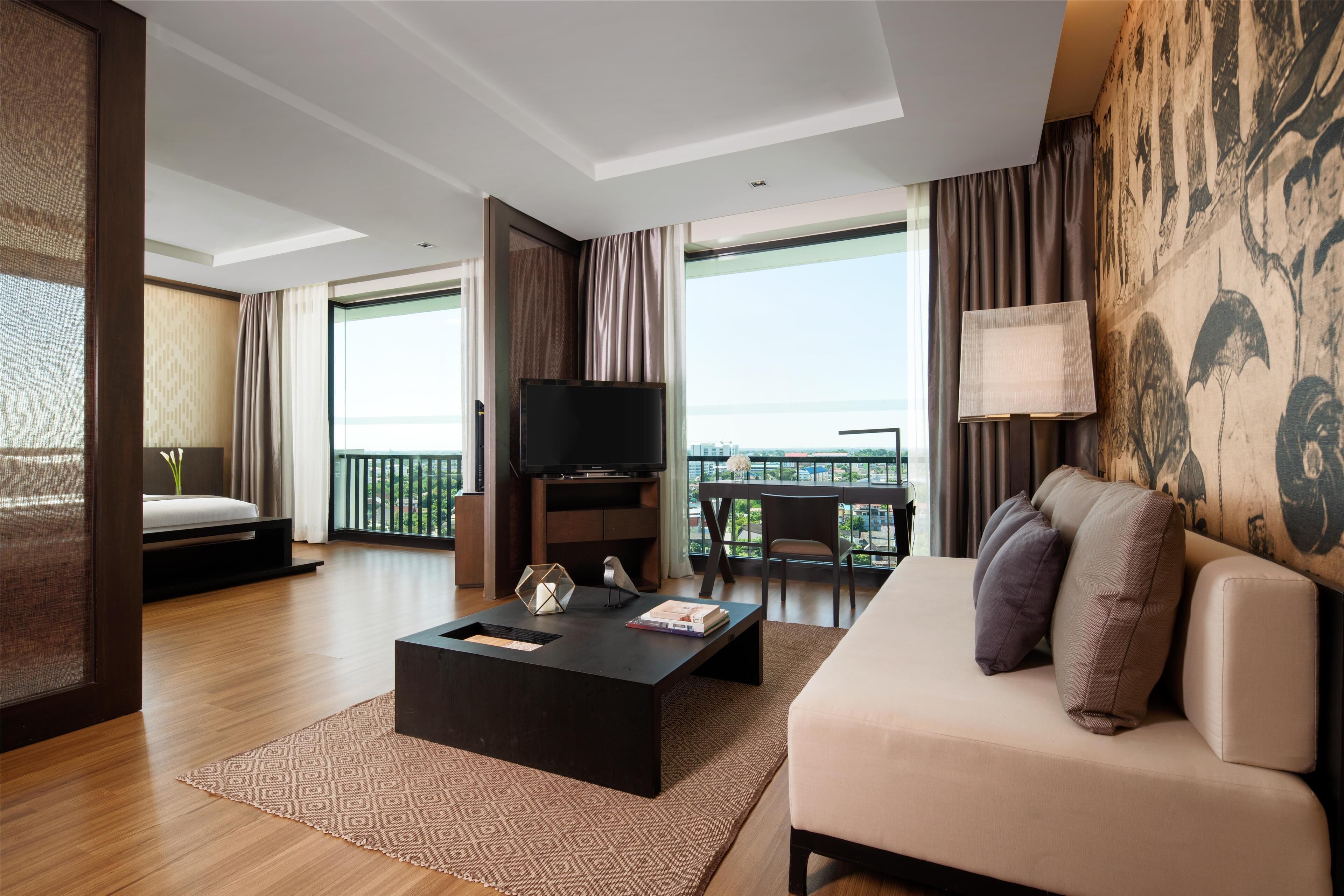 1 bedroom, in-room safe, desk, blackout curtains