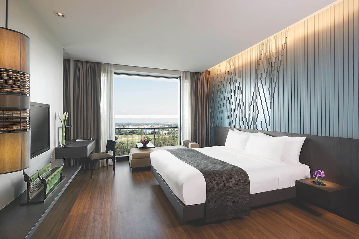 Minibar, in-room safe, individually decorated, desk