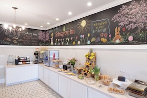 Free daily continental breakfast  - Selinsgrove Inn (Selinsgrove)