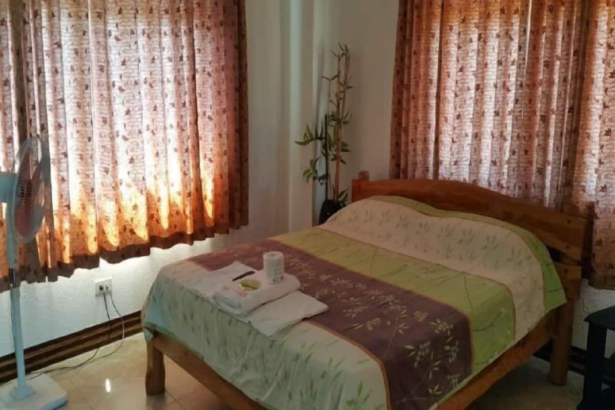 Minibar, két bảo mật tại phòng, truy cập Internet không dây miễn phí