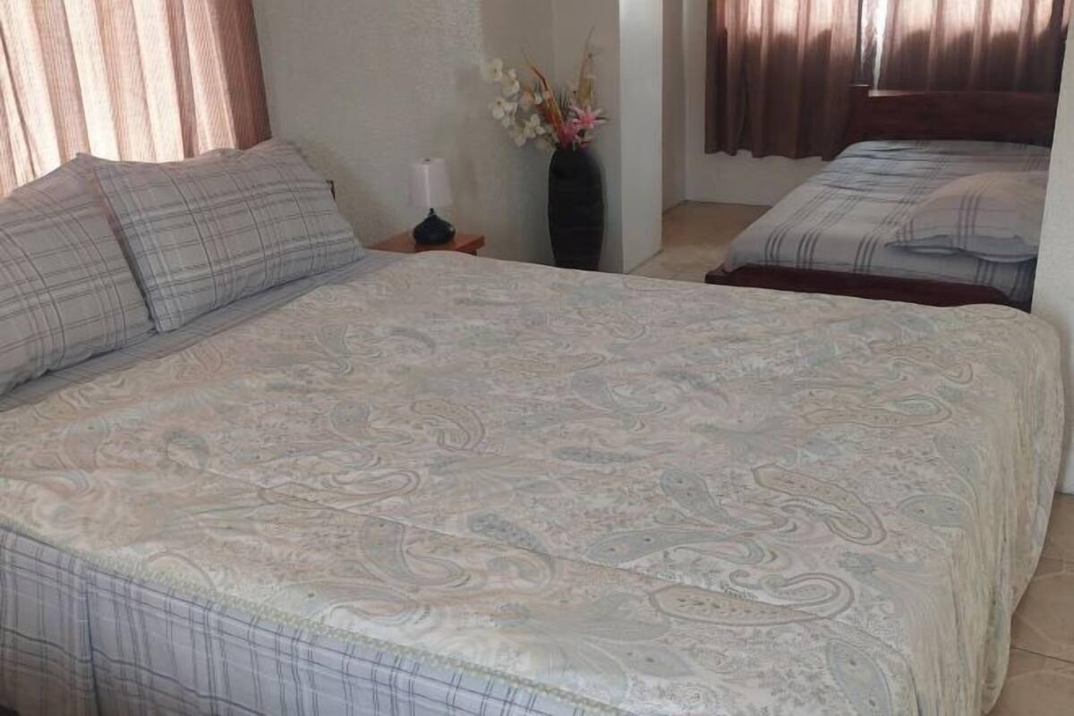 Minibar, két bảo mật tại phòng, truy cập Internet không dây miễn phí