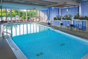 Indoor pool, outdoor pool - Shawnee Lodge & Conference Center (Blue Creek)