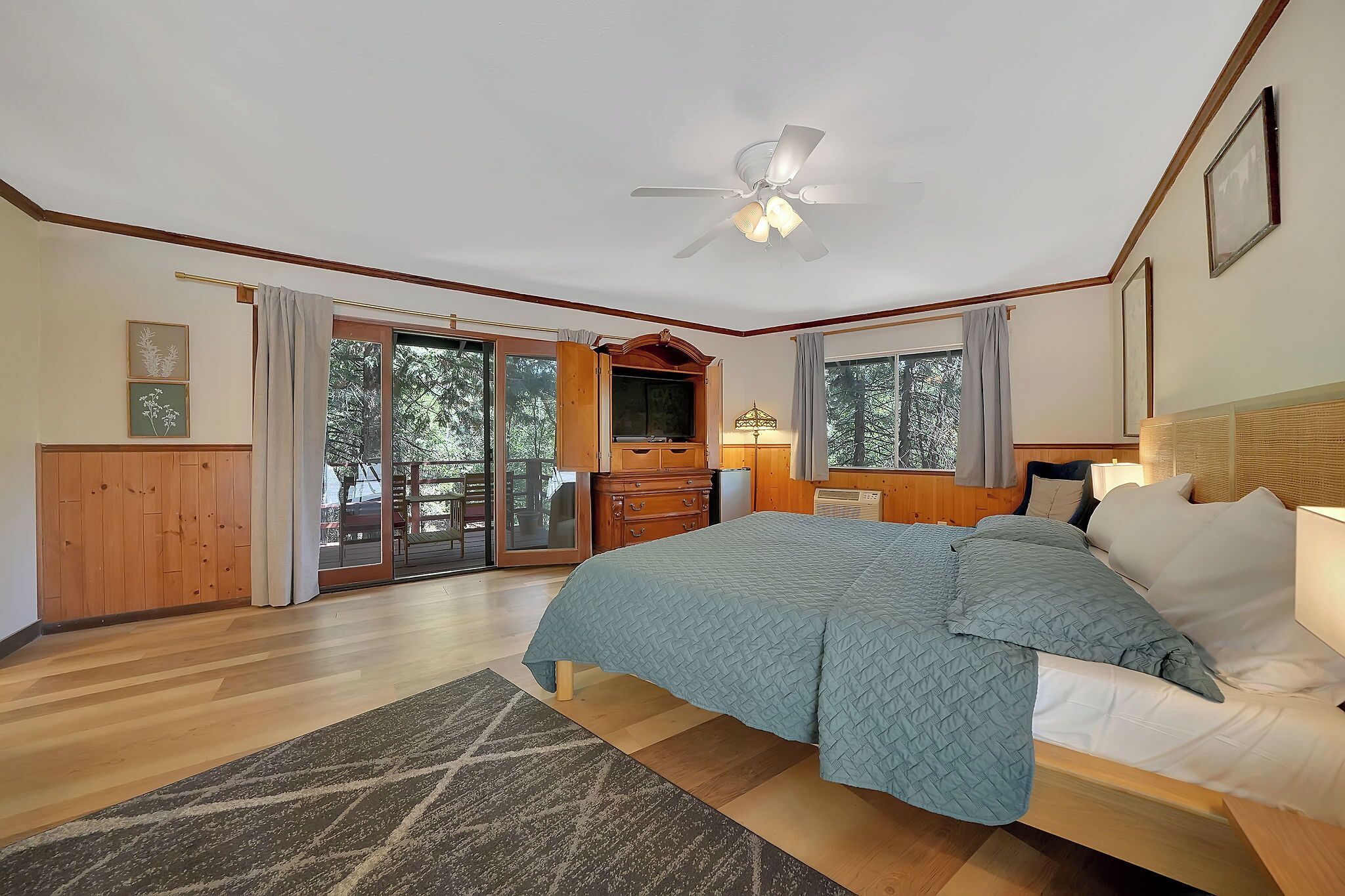 標準客房, 1 張特大雙人床 | 獨特裝潢、布置獨特、熨斗/熨衣板、搖籃/嬰兒床