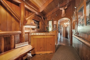 Dinner served, American cuisine