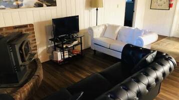 Stuga Comfort - flera sÀngar | Vardagsrum | Tv