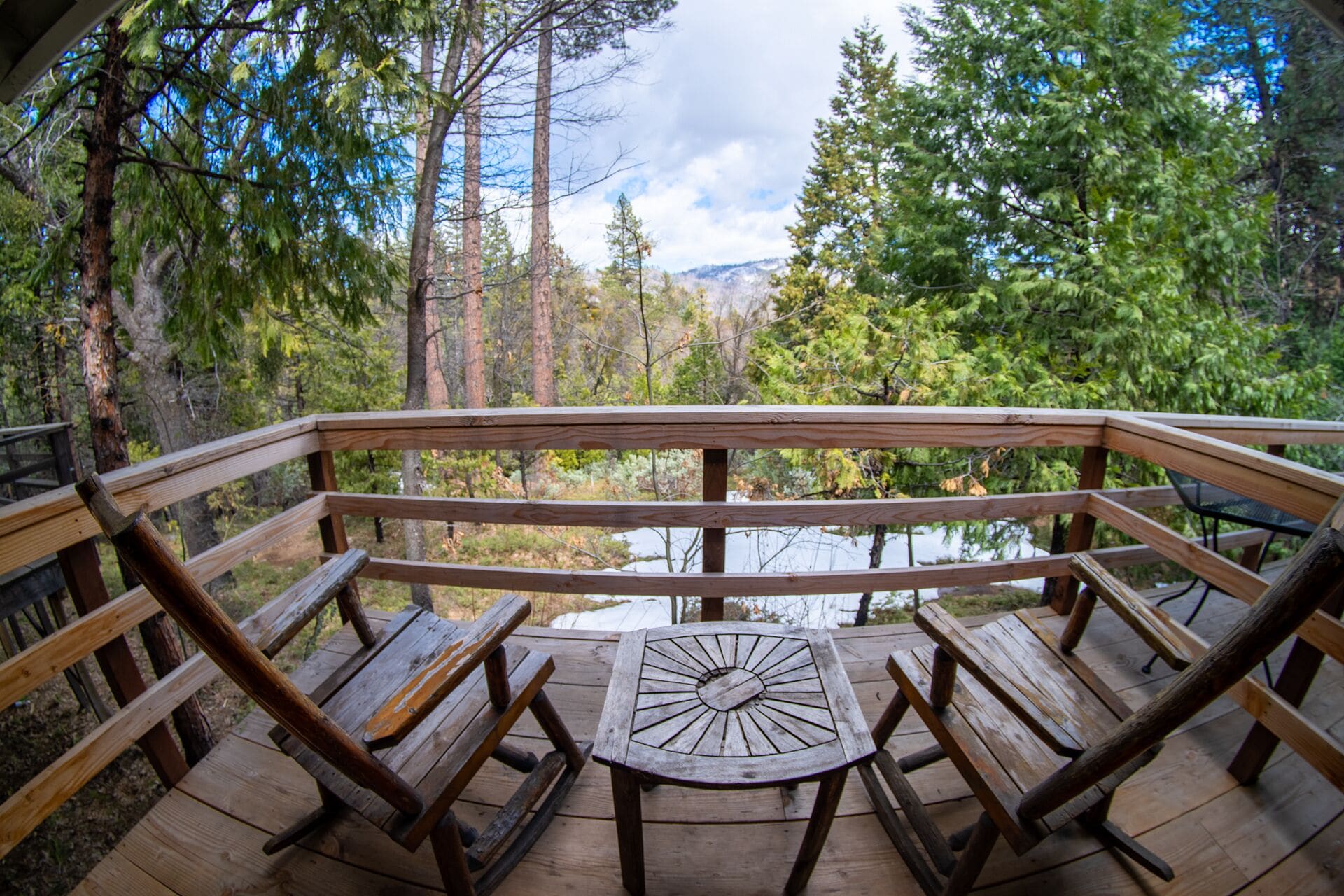 Didekorasi berbeda-beda dan dilengkapi dengan perabotan berbeda-beda