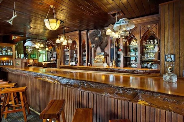 Bar (in der Unterkunft)
