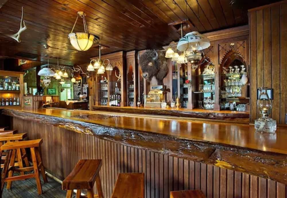 Narrow Gauge Inn by null