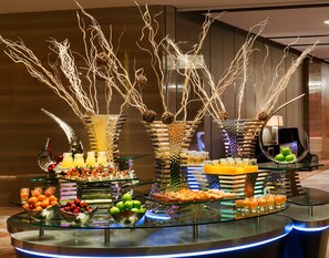 Tägliches Frühstücksbuffet gegen Gebühr