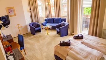 Juniorsvit - 1 dubbelsÀng med bÀddsoffa | Vardagsrum | LED-tv