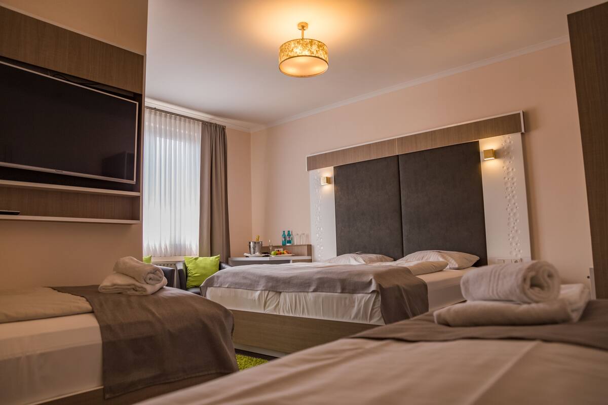 1 bedroom, hypo-allergenic bedding, individually decorated