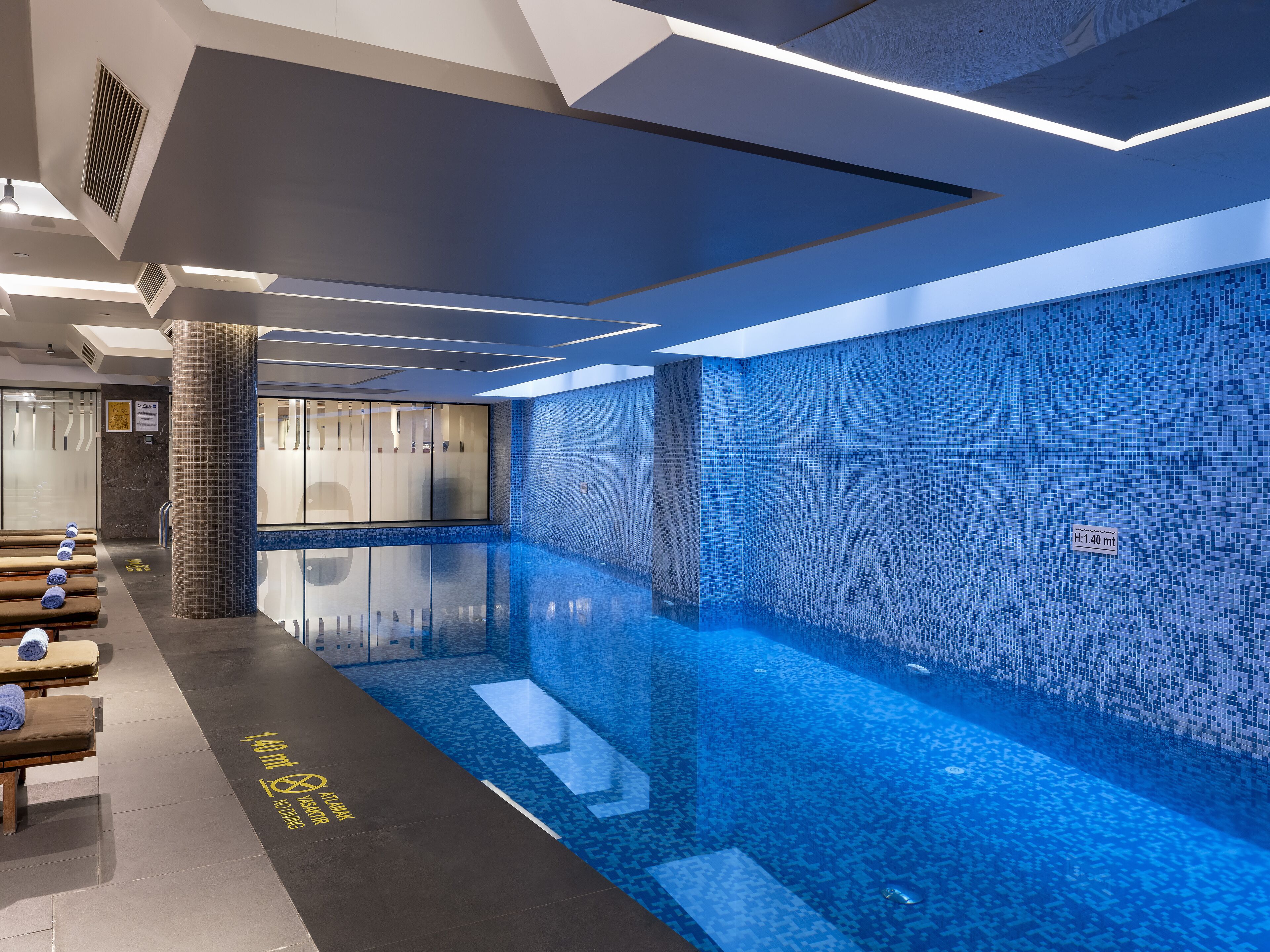 Seasonal outdoor pool, pool umbrellas, sun loungers